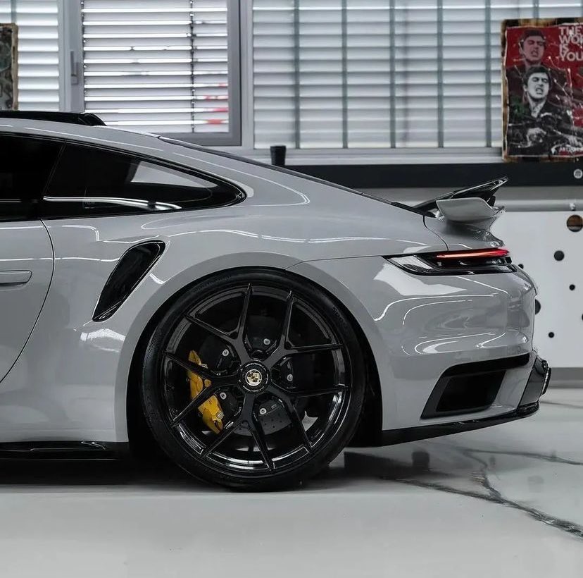 Jordan92338366's tweet photo. 992 TurboS 🩶 https://t.co/RPGP0H4gx9