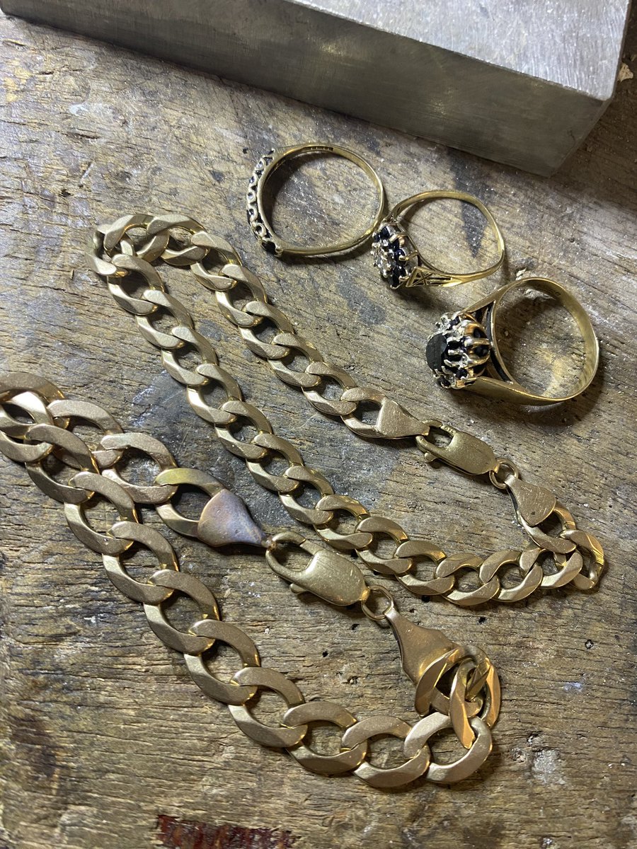 OROJewellers's tweet photo. Jewellery repairs #jewelleryrepair #jewelleryrepairs #repairers #jewellers #localjewellers #SHEFFIELD #southyorkshire #orojewellers #bespokejewellery #jewelleryshop #jewellerydesign #madeinsheffield #fyp #jewelleryfyp https://t.co/Cbv97au6ki