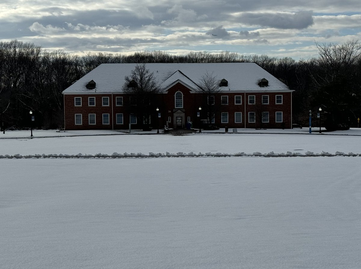 The CSI campus looked stunning today in these snowy scenes. Campus reopens tomorrow, but let's enjoy Mother Nature's artwork for now. ❄️ 

#WeAreCSI