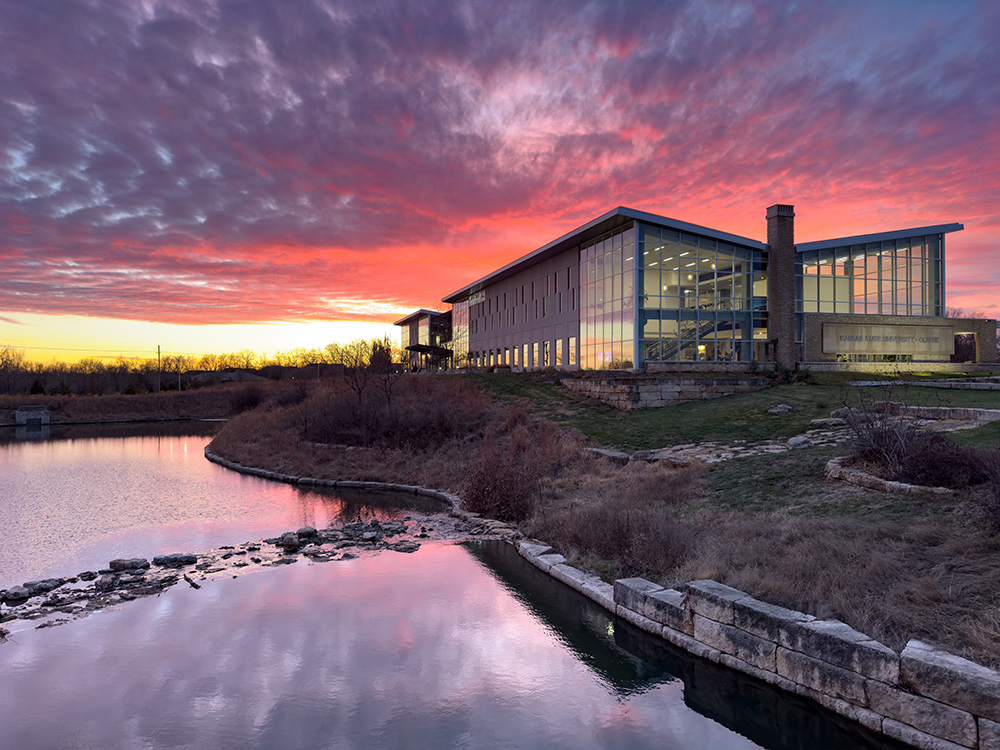 KStateOlathe's tweet photo. What's new at K-State in KC?
Get the scoop in our eNews!
https://t.co/yaJ0Pv8a8B
#KStateOlathe #KState #KStateforKansans #OlatheKS #JoCo #Kansas #news https://t.co/BAsiT6KlIM
