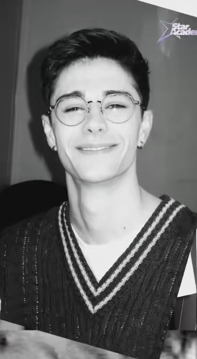 Star_Ac33's tweet photo. Par contre j’y pense Axel fait la première partie de Maëlle et j’espère qu’on aura un Vlog de tout ça ! #Axel #TeamAxel #Staracademy #AxelVlog https://t.co/X7je7hRJSu