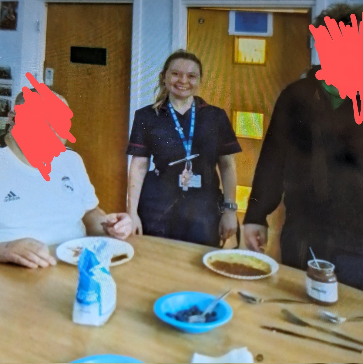 donnasolessi's tweet photo. Shrove Tuesday on the wards today, what's your favourite sweet or sour #teammarshaw all went for sweet today #PancakeTuesday #fruittoppings #sweettooth @EllietheRMN @WeareGuildLodge @tinashe55ncube https://t.co/QgNz7Y5FtH