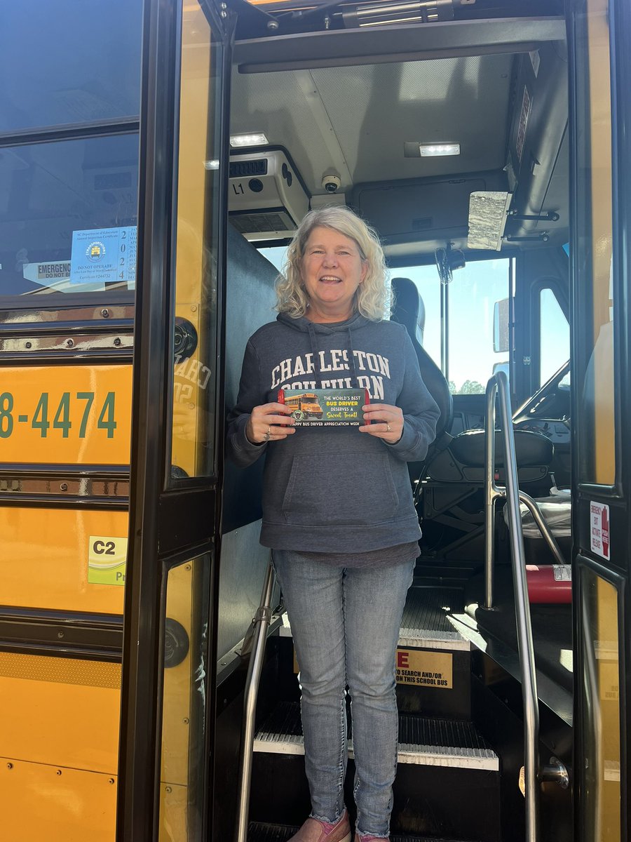 KMMPMPanthers's tweet photo. Happy #BusDriverAppreciationWeek! The world’s best bus drivers deserve a sweet treat! Shoutout to Melissa Helm and Tempie Chester! Ms. Helm has been “rolling” with @RichlandTwo for 6 years and Ms. Chester for 2 years!  #KMMPM greatly appreciates you! https://t.co/eaeXWFjOfM