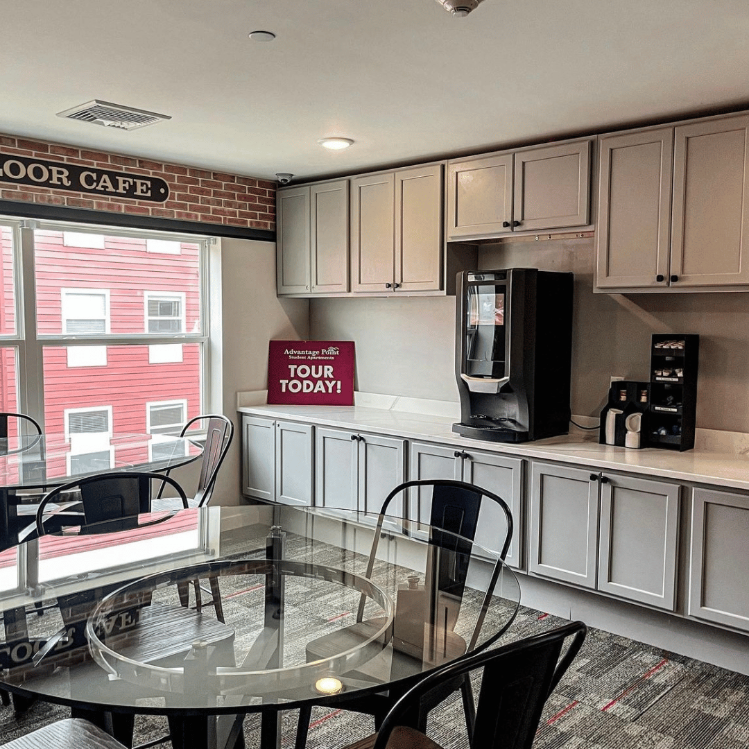 kutztownapts's tweet photo. Refer a friend to Advantage Point and get a sweet treat in the office. 🍭 (We have many delicious goodies for you 😉)

🌐  https://t.co/cJdWNJFwia

#CollegeLife #CollegeStudents #StudentHousing #StudentApartments #AdvantagePoint #Kutztown #KutztownUniversity #StudentCommunity https://t.co/XjdhAKyz2s