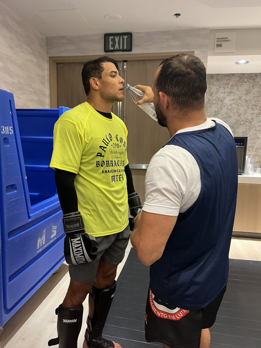 Paulo Costa tweet media