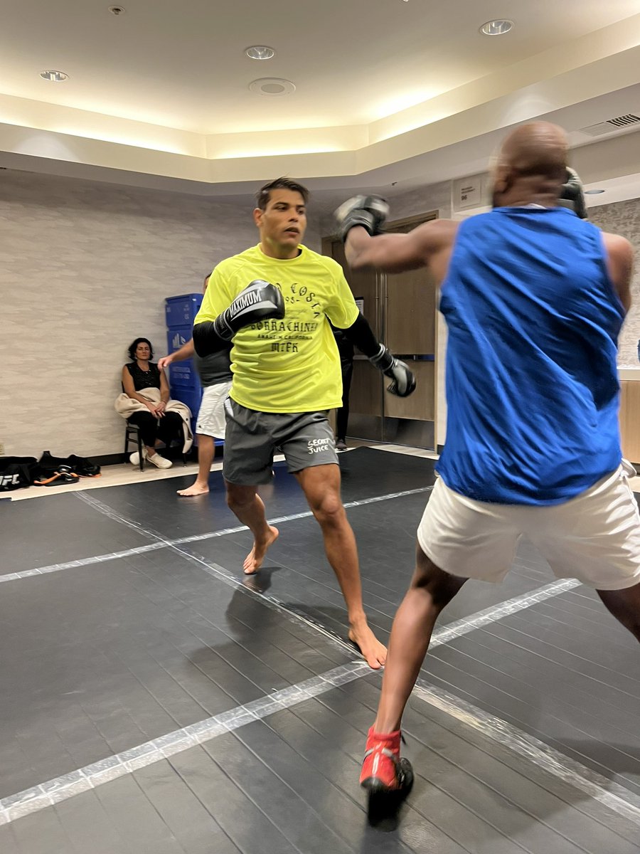 Paulo Costa tweet media