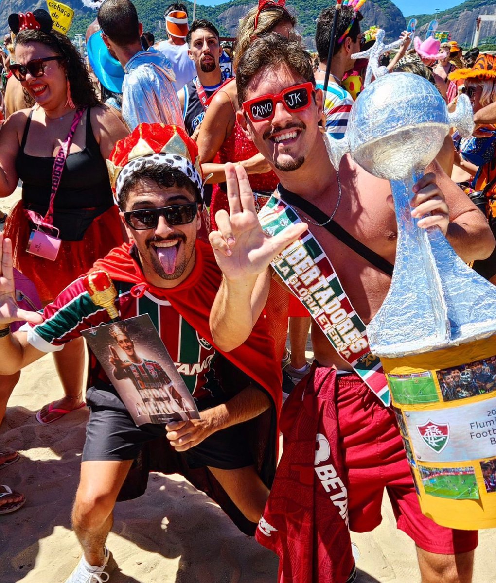 FluminenseFC's tweet photo. Cidade de praia, carnaval e FLUMINENSE 🇭🇺🇭🇺🇭🇺🇭🇺

#CarnaFlu https://t.co/LWTyOwVJgG