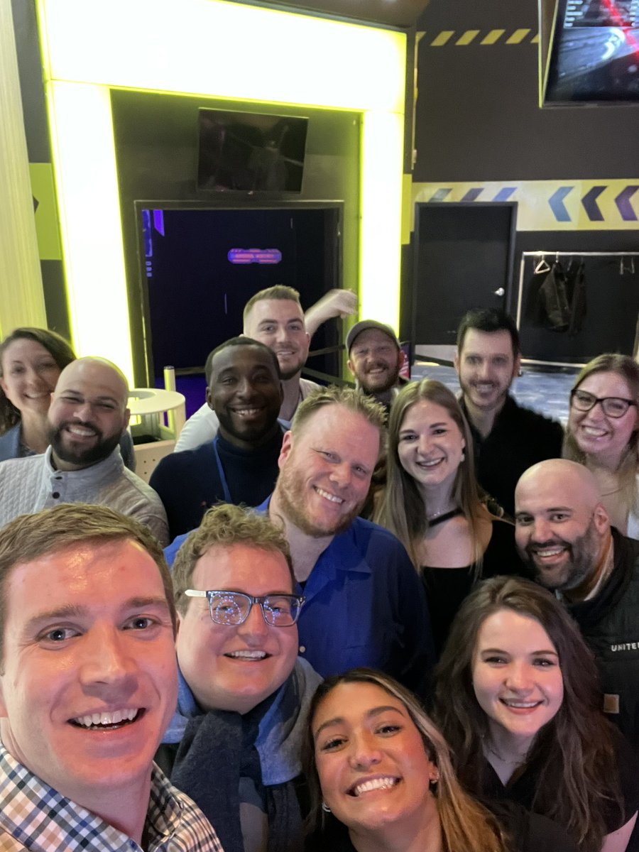 UnitedDENSOC's tweet photo. Week 1 was a success for @united’s AO Leadership Conference! Denver really showed out. Enjoyed a great fireside chat with @mcgrath_jonna and @kategebo ! Thank you to Main Event for hosting us for a fun evening. #core4 #goodleadstheway #AOLC https://t.co/n2PokEbQwD