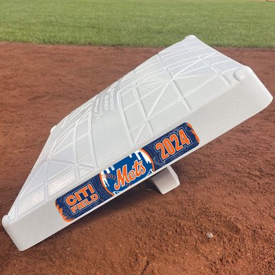 MetsMemorabilia's tweet image. Purchase a game-used base or baseball from a future @Mets home game in 2024. Choose your game and secure a piece of Amazin’ Memorabilia! #Mets #LGM #NYM
👉 bit.ly/3HXTDZr