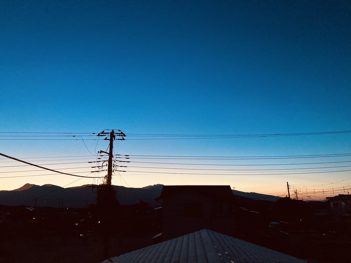 basic_walking's tweet image. 9年間の義務教育、費やした時間のなかで実感したことは自信よりも他人とのチカラの差。そして、時間を費やしたわりに学力不足という劣等感。それを個の努力不足の一言で片付けちゃいけない課題みたいのが、まだまだ日本の教育にはあるのかもしれない。

そんなことを感じた朝👣

ｵﾊﾖｳｺﾞｻｲﾏｽ