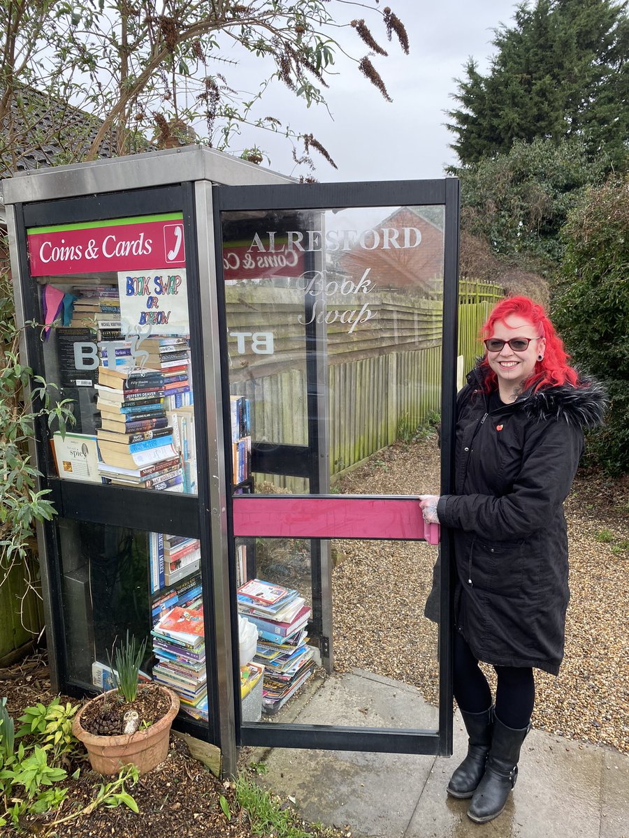Flaming_Gun's tweet photo. It was heartbreaking seeing the Book swap vandalised. So we replaced the glass with hand engraved Perspex! 
📚 no books were hurt, but we got a little soggy! 📚😂
#bookswap #villagelife #communtity #tattoolife #colchestertattoo https://t.co/ftlGtbxiRa