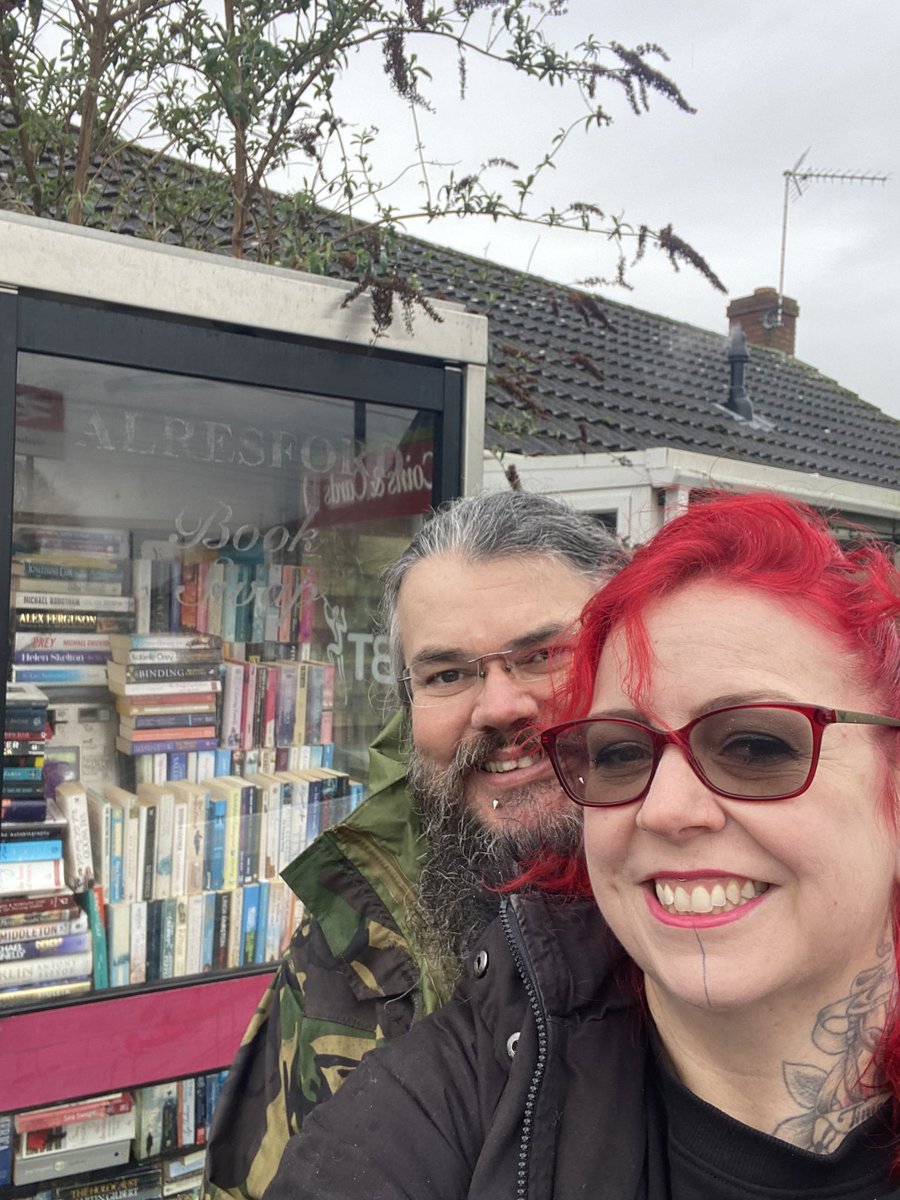 Flaming_Gun's tweet photo. It was heartbreaking seeing the Book swap vandalised. So we replaced the glass with hand engraved Perspex! 
📚 no books were hurt, but we got a little soggy! 📚😂
#bookswap #villagelife #communtity #tattoolife #colchestertattoo https://t.co/ftlGtbxiRa