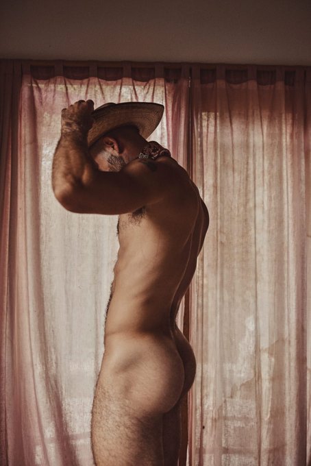 Listens to Texas hold &lsquo;em once   photo by @briankphotog https://t.co/Xu3dng8Ode<a class="tags" target="_blank" title="On Twitter" href="/?out=eyJ0eXAiOiJKV1QiLCJhbGciOiJIUzUxMiJ9.eyJpYXQiOjE3MjA2NjA0MzAsImlzcyI6InR3cG9ybnN0YXJzLmNvbSIsIm5iZiI6MTcyMDY2MDQzMCwiZXhwIjoxNzUyMTk2NDMwLCJyZWRpcmVjdF91cmwiOiJodHRwczovL3R3aXR0ZXIuY29tL2JyaWFua3Bob3RvZyJ9.2gcACYi9ByEjXB8KsM-vW9etSJEr3GiGRxdEe0bqkuh93fQvh0SYuXSVJ-1H1LYV7_ljj_PGCKDmBpvHY6mQ6A">@briankphotog</a>