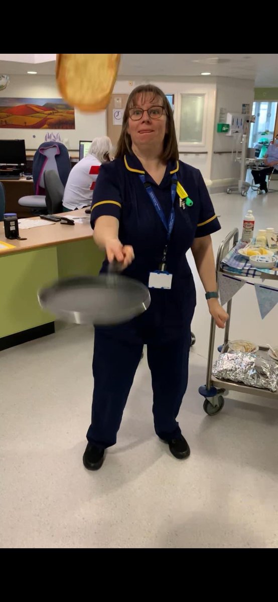 Today Mary Robertson Ward celebrated Shove Tuesday, patients were able to enjoy pancakes with a choice of toppings. Staff enjoyed getting in on the action too! @SomersetFT @KarenSam1980 #ShoveTuesday #pancakes #lemonandsugar