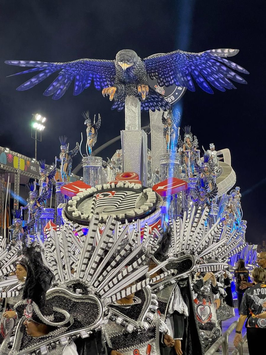 SCCPoTimedoPovo's tweet photo. 🚨 A GAVIÕES DA FIEL VAI DESFILAR ENTRE AS 6 CAMPEÃS

MUITO MERECIDO! 

O IMPOSSÍVEL ACONTECEU 🎇🎆 https://t.co/NhnaDfWB5v