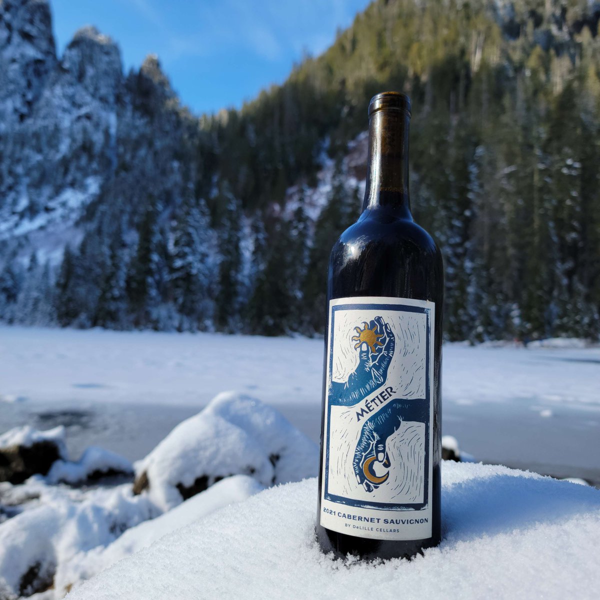 MetierWine's tweet photo. Celebrate the splendor of Washington State with Métier in hand! 🏔️

Métier Cabernet Sauvignon pairs perfectly with mountain hikes and gorgeous views!

#métier #métierwines #washingtonstate #washingtonwine #washingtonwinery #columbiavalley #columbiavalleywine https://t.co/Nnk9yfAqKX