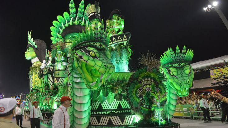 Carnavalize's tweet photo. 🏆UM PAÍS DE FELICIDADE, NA VOZ DA MOCIDADE
A Mocidade Alegre é a bicampeã do #Carnaval2024 em São Paulo! Este é o 12º título da escola do Limão, que cantou as expedições do poeta Mário de Andrade por vários locais do Brasil.
#CarnavalizeConosco #CarnavalizeSP
📸 CNN https://t.co/J1XlsNkKBZ