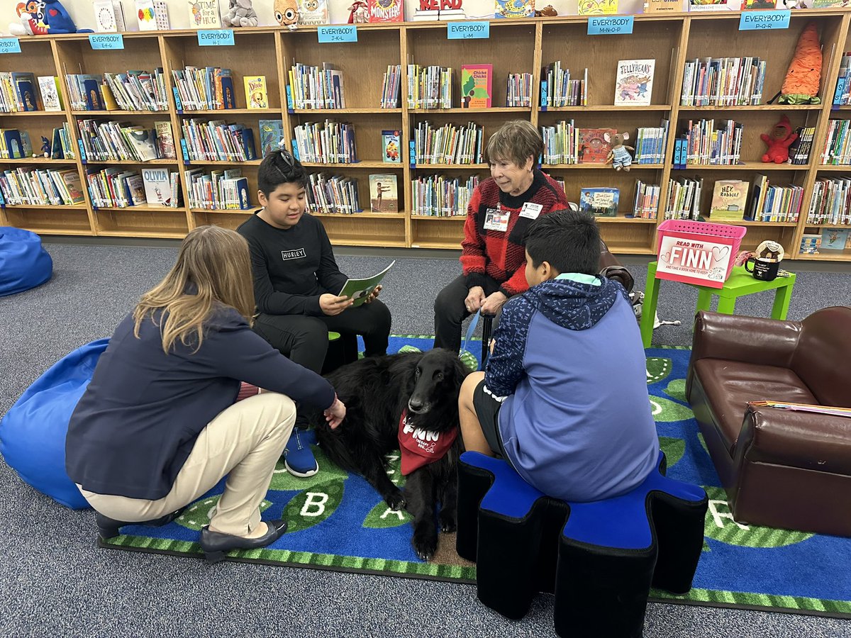 Puppy Love ❤️ was in the air today in the @BBOwenES library! 📚 Thank you to @loridrapp for coming and reading with our therapy dogs! 🐕 #BBOpride #OneLISD