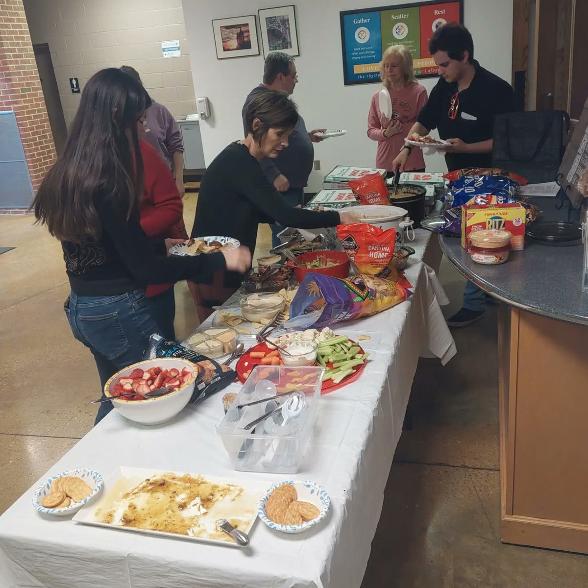 LafayetteCoC's tweet photo. We enjoyed a successful Super Bowl party Sunday night! We are grateful to the Sippels and Westjohns for organizing this time of fellowship, and are looking forward to future fellowship opportunities throughout this year! https://t.co/9H2FqsdB7u