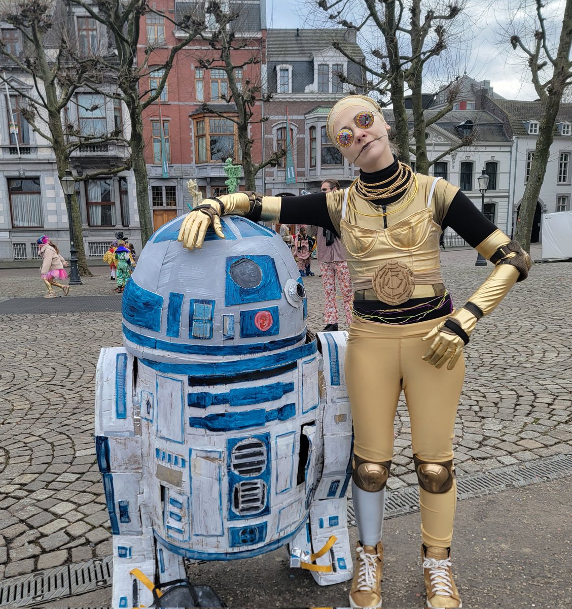 MND_Law's tweet image. My interpretation of law(yer) and tech 🤖 this Mardi Gras! 💜💚💛 Happy Carnival ❤️💚💛 from #maastricht.
#lawandtech #lawyerandtech
