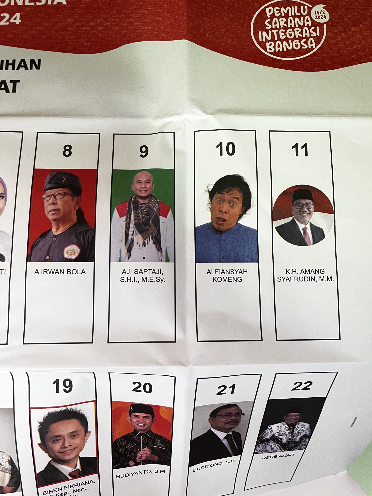 Nama Komeng trending di Twitter, ternyata gara-gara banyak pemilih yang terkejut melihat foto Komeng di surat suara Pemilu 2024, beda dari caleg lain