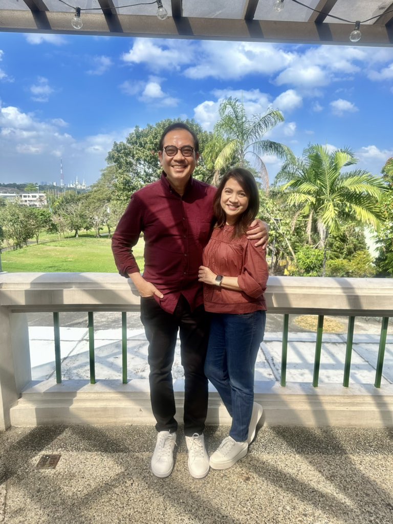 DrTonyLeachon's tweet photo. You're the reason I am who I am today. Thank you for everything you do for our family. ❤️

Happy Valentine's Day, my love! ❤️

Tony Leachon

#simmyinspires
#RelentlessForChange
#margeforever
#MarTon https://t.co/F5QXit1fuO