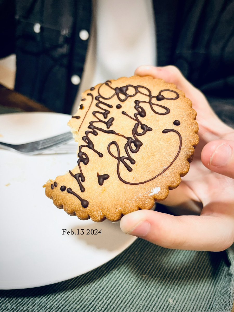 31ayan's tweet photo. HBD18 https://t.co/EVJdJPaqoA
