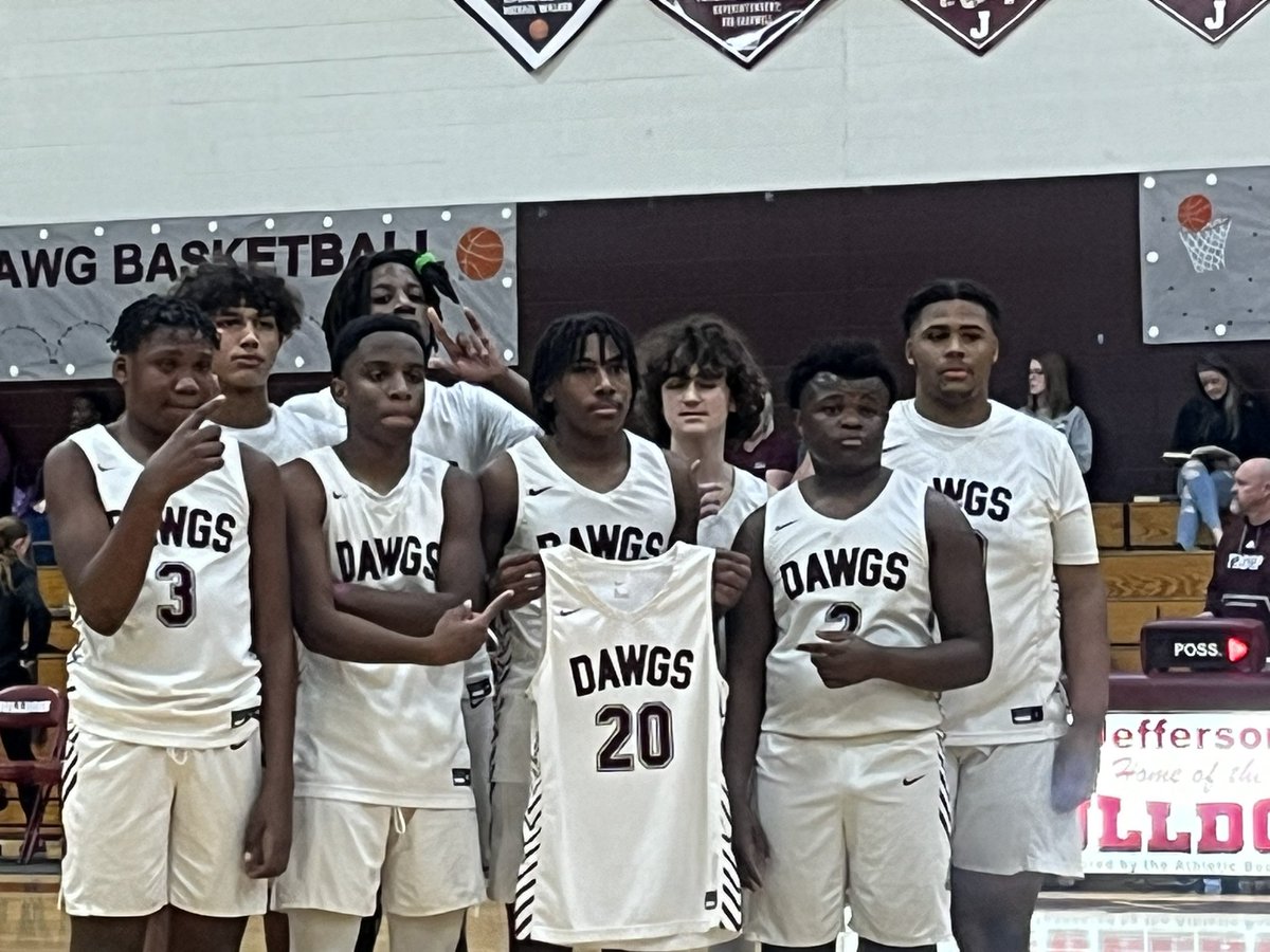 kingstonbulldog's tweet photo. District Champs
19-3 overall
Undefeated District
#Bowmanstrong
#20
Varsity playoffs start Next and I got moved up ππΎππΎππΎ@coachtaylor53 @TopPreps @ScottRapp17 @Getrecruited22 @Coast2Coasttc @coachestribune @PlayBookAthlete @RobertJager12 @nxt1sports @Cordell_80 @LGEEZY1999 https://t.co/9dEU62jXPv