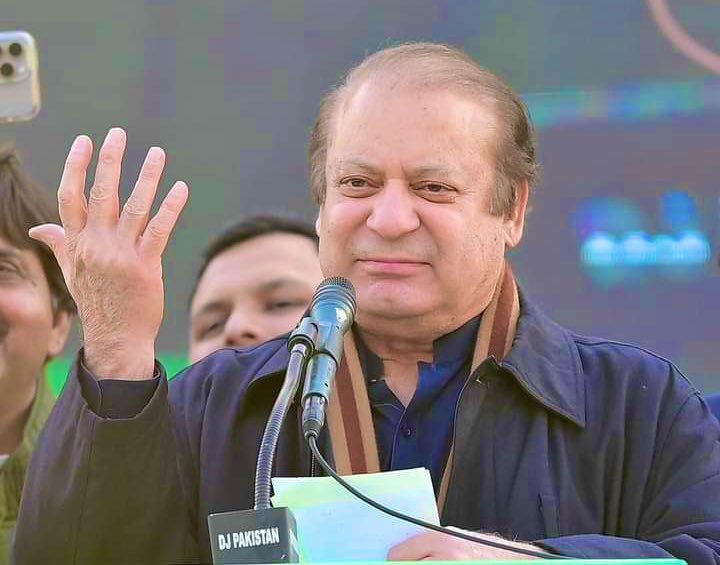 Ay_javed's tweet photo. جس کرسی کے لئے عمران خان مرتا تھا اس کو نواز شریف نے خود ٹھوکر ماردی۔
✌️
آج   کے  بعد  عشرتِ  مجلسِ  شامِ  غم  کہاں
 دل نہ لگے گا تیرے بعد، پر تیرے بعد ہم کہاں
❤️ https://t.co/vPk2sOIAv2