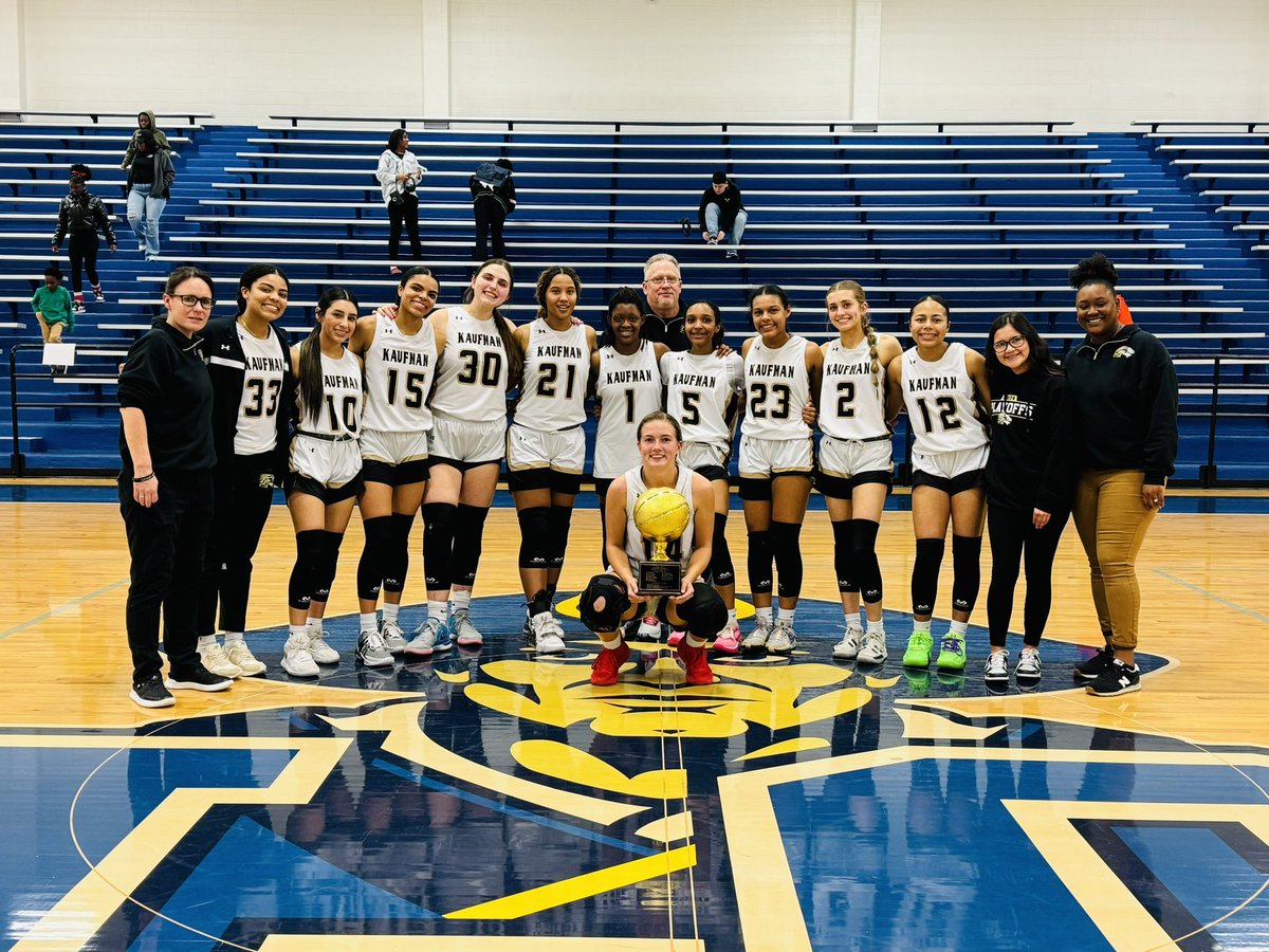 So proud of this group Bi-District Champs for the 2nd year in a row beating Dallas Carter 49-31. Round 2 here we come! GO LIONS 🦁🏀