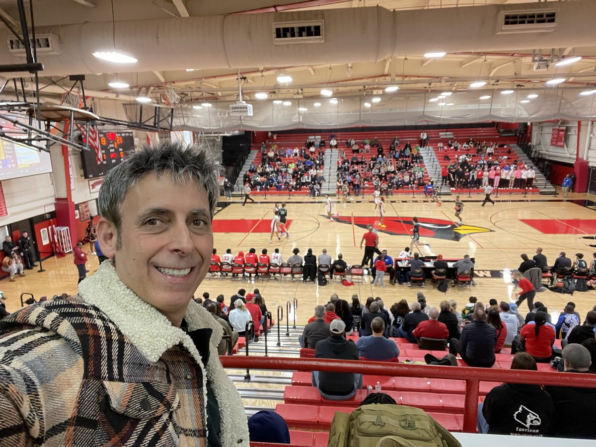 Felt good to be back at my old stomping grounds watching Ike host Oak Lawn in an SSC Red boys hoops first place showdown. Great to see so many familiar faces. Cards came up short.