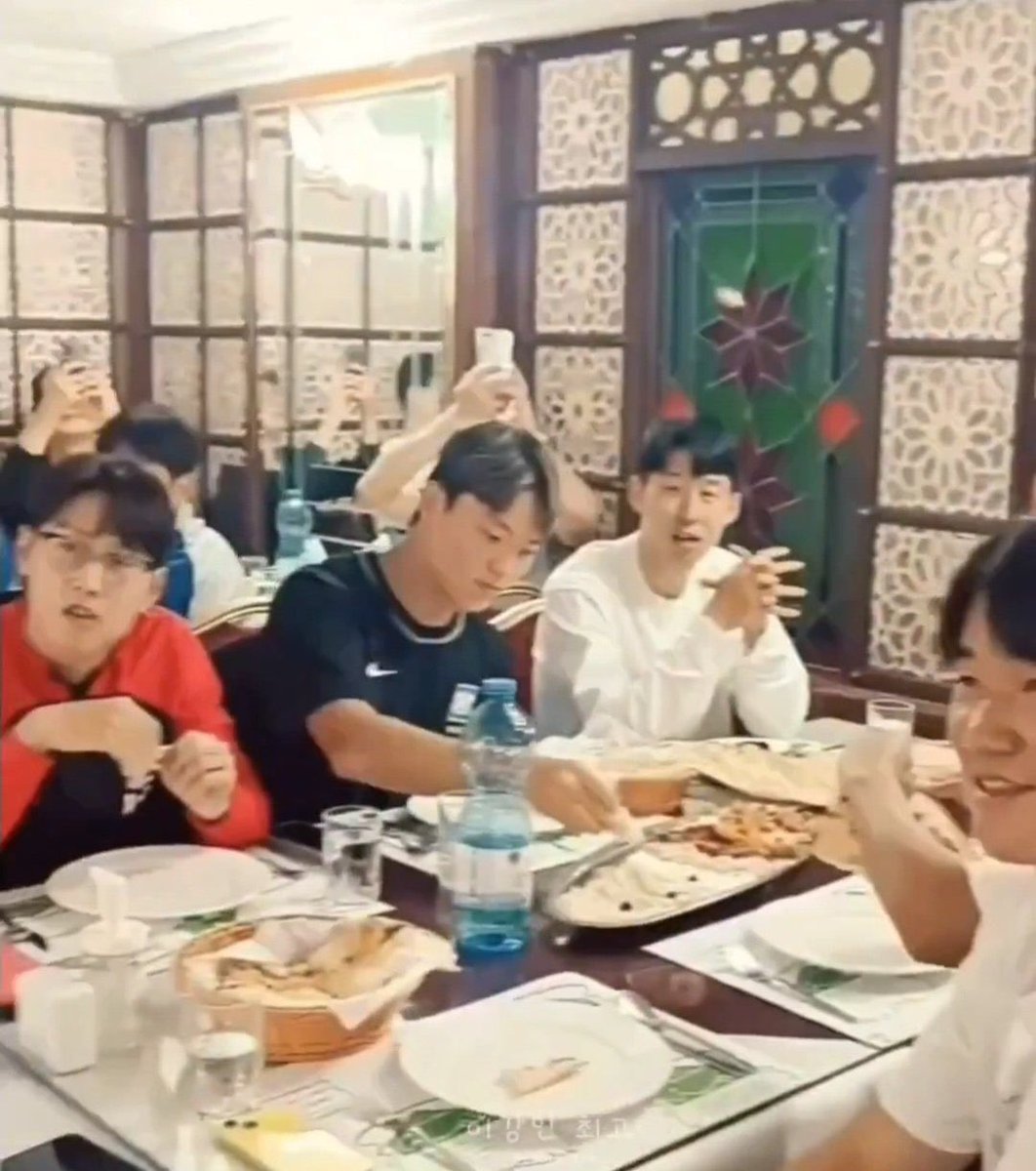 너네는 싸운 사람이랑 같은 테이블에 앉아서 밥 먹고 싶음 ?