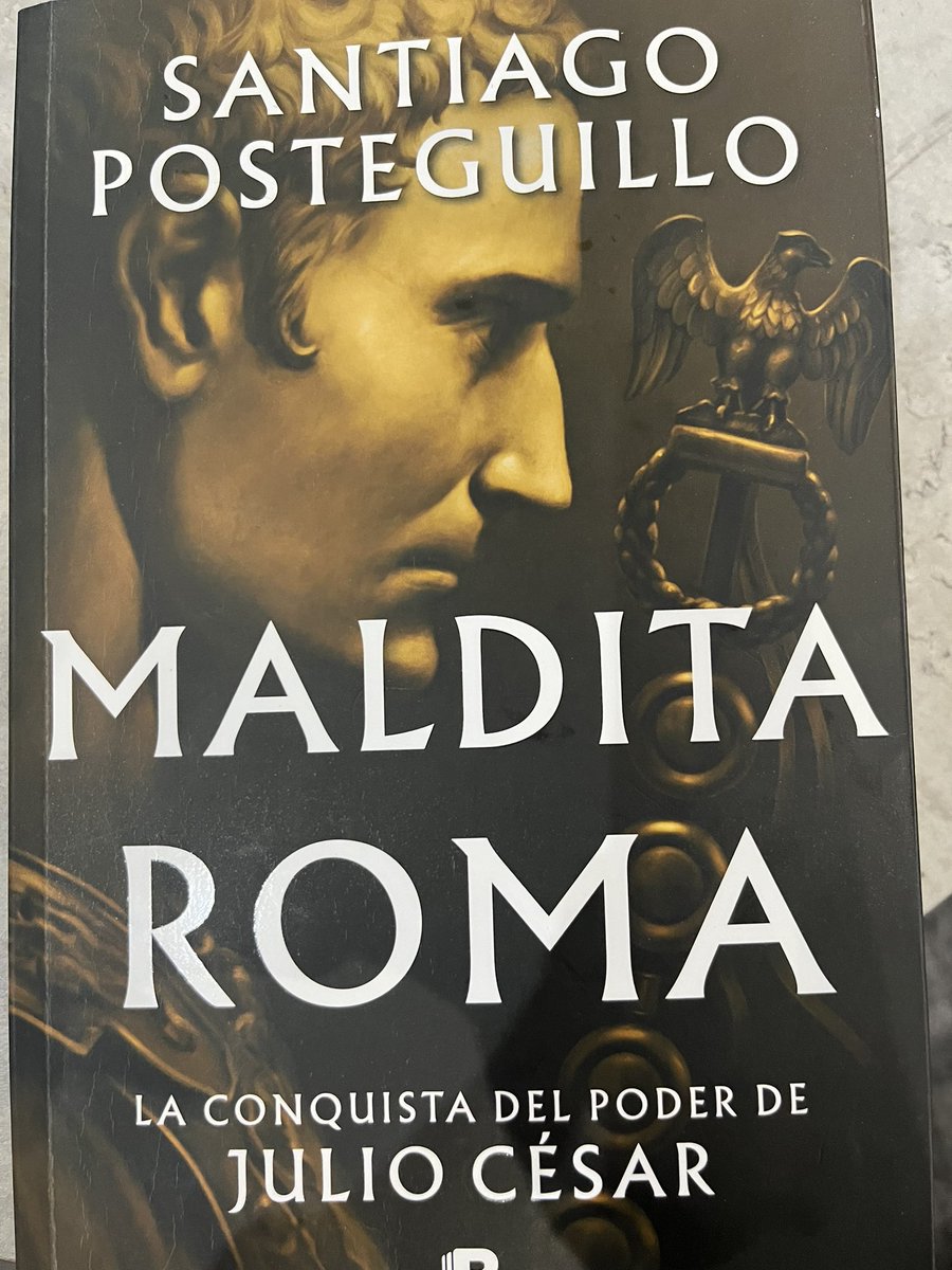 PaulaCabreraH's tweet photo. “Sólo el que busca el enriquecimiento personal en perjuicio de la mayoría, sustrayendo dinero que es de todos para sí mismo, anhela un pueblo ignorante, distraído constantemente por las luchas de gladiadores y de fieras.” 

Ecuador, distraído por la corrupción y narco tráfico https://t.co/dcSqB8RaqY