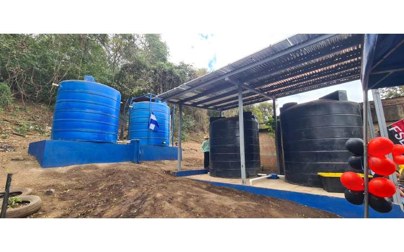 🌞🌎 Gracias al Gobierno Sandinista y la municipalidad de Mateare, 70 familias de la comunidad La Ceiba tienen un nuevo sistema de agua potable con paneles solares. 🚰

¡Un proyecto que cambia la vida y garantiza un servicio más seguro y sostenible! 💧💧 

#Nicaragua #AguaPotable