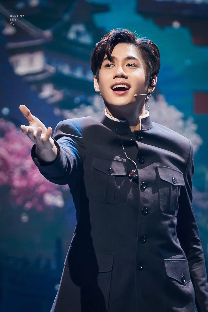 54Evan69423's tweet photo. 大年初五迎财神~
May you be promoted step by step!
Profits pouring in from all sides.
@RachataJam
#JamRachata
#แจมรชตะ https://t.co/iQ6aSh1Jr0