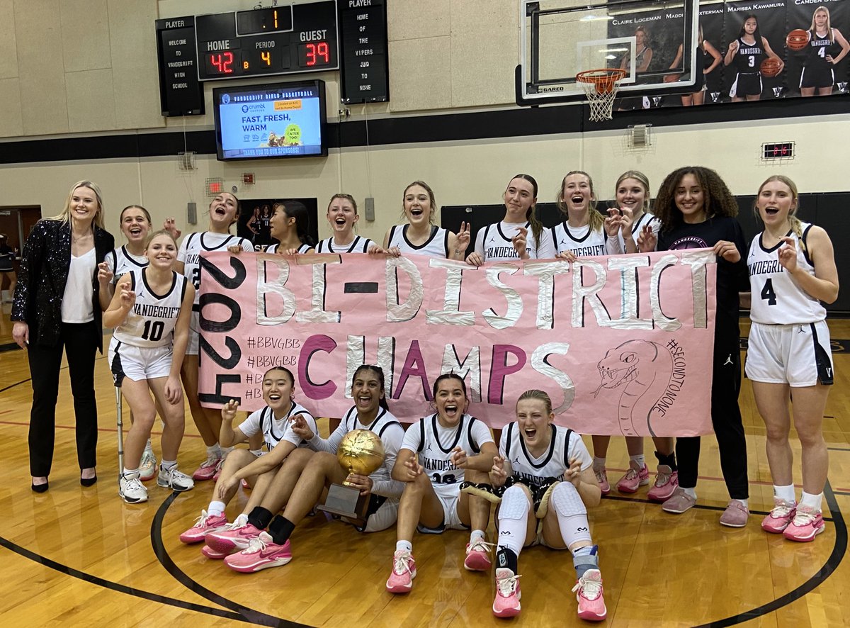 VHSFootball's tweet image. Congrats to @VandegriftGBB on the playoff dub 🏆 #Ontothenextone @LeanderISD