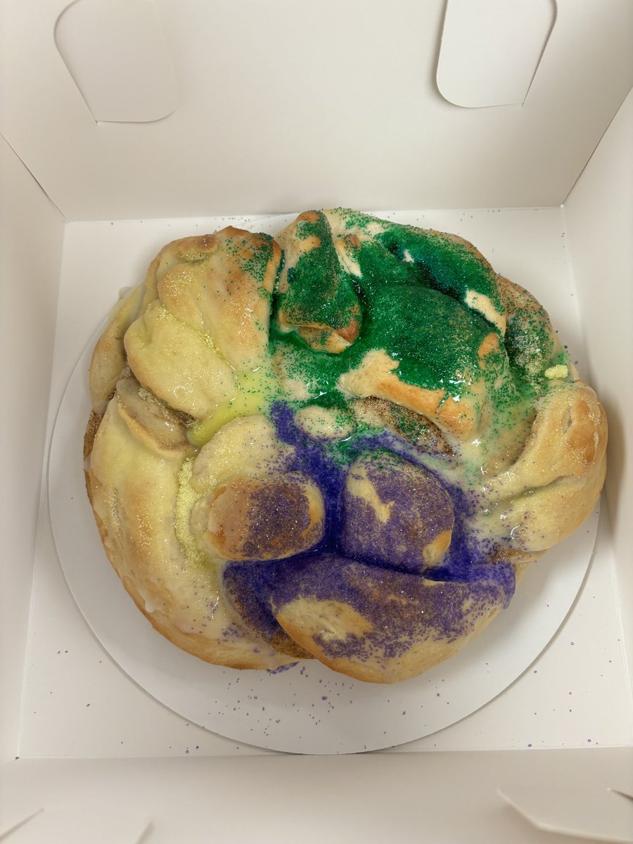 MrsWeberFCS's tweet photo. Happy Fat Tuesday everyone! 
@ClearwaterCHS baking and pastry classes made Kings Cake! https://t.co/EldGlJuCfm