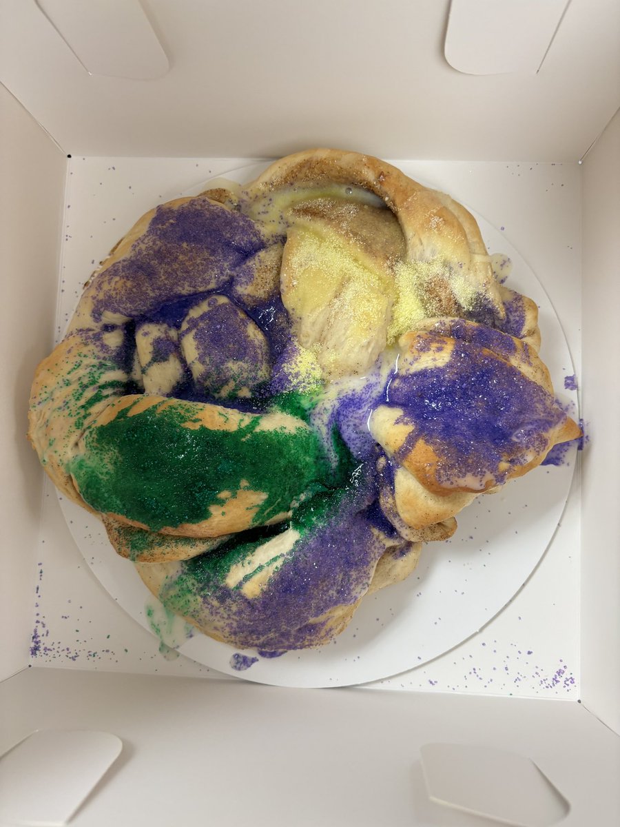 MrsWeberFCS's tweet photo. Happy Fat Tuesday everyone! 
@ClearwaterCHS baking and pastry classes made Kings Cake! https://t.co/EldGlJuCfm