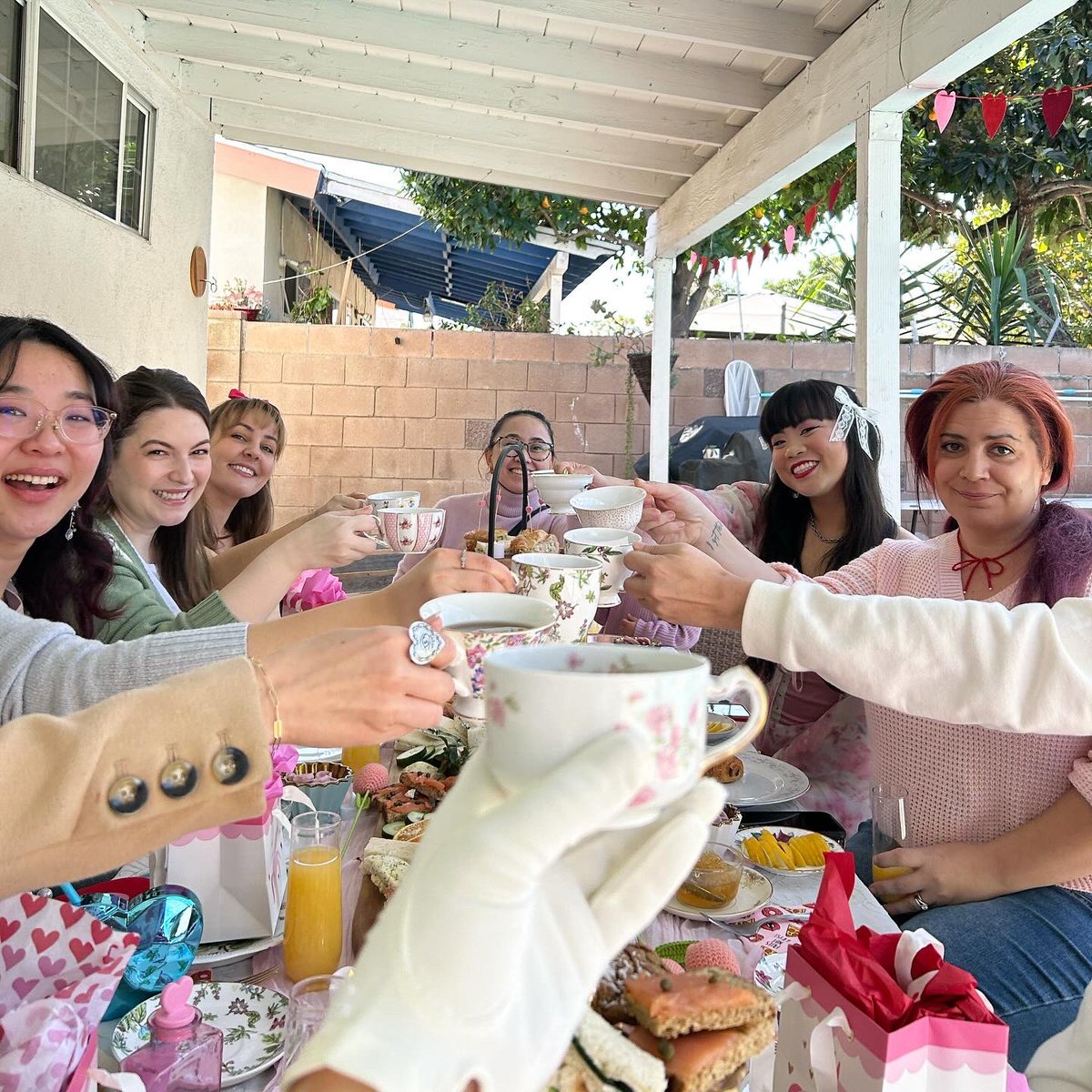 ✨Galentine’s Day✨ So happy to celebrate the women who make @soundonstudio so incredible! We are soooooo grateful for you all!! 🐶💖🎉 #galentinesday 💘