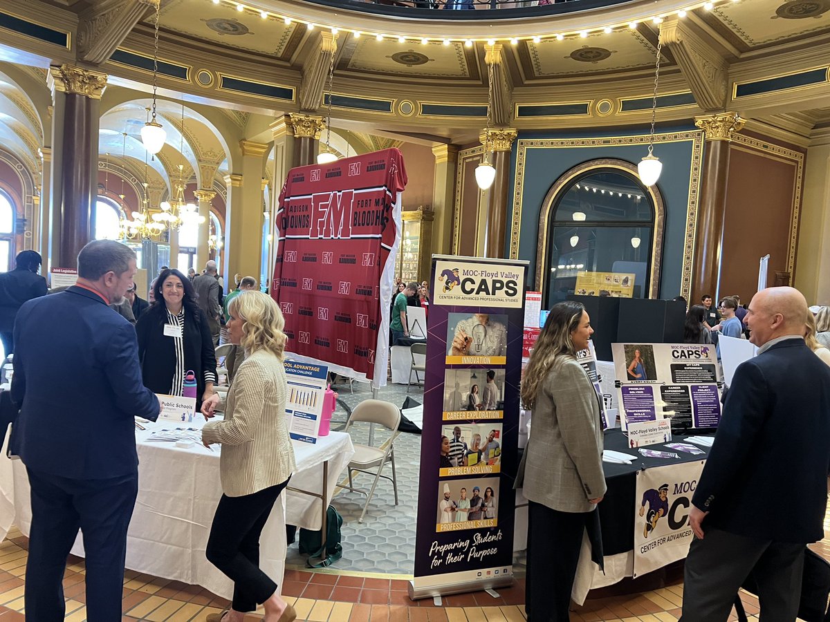 IASB_Iowa's tweet photo. We had an amazing day at our first collaborative Day on the Hill with @iowa_aea and @sai_iowa Public schools are doing amazing things, so we asked 21 districts to showcase their innovative programs. We are one voice for Iowa students! https://t.co/pve6tKZxqe