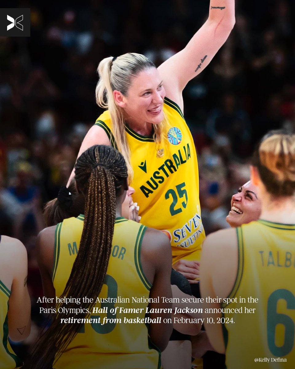 togethxr's tweet photo. LJ wore her green and gold for the last time 🥹 https://t.co/KV4bpXoOWM