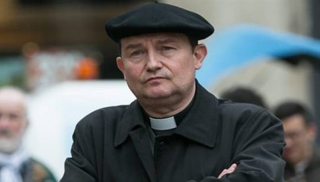 El Padre Custodio Ballester es sacerdote de Barcelona.

El fiscal lo acusa de delito de odio y pide 3 años de cárcel por decir que “el Islam radical quiere destruir la civilización cristiana y arrasar Occidente”.

Desde aquí nuestro cariño, apoyo y oración.