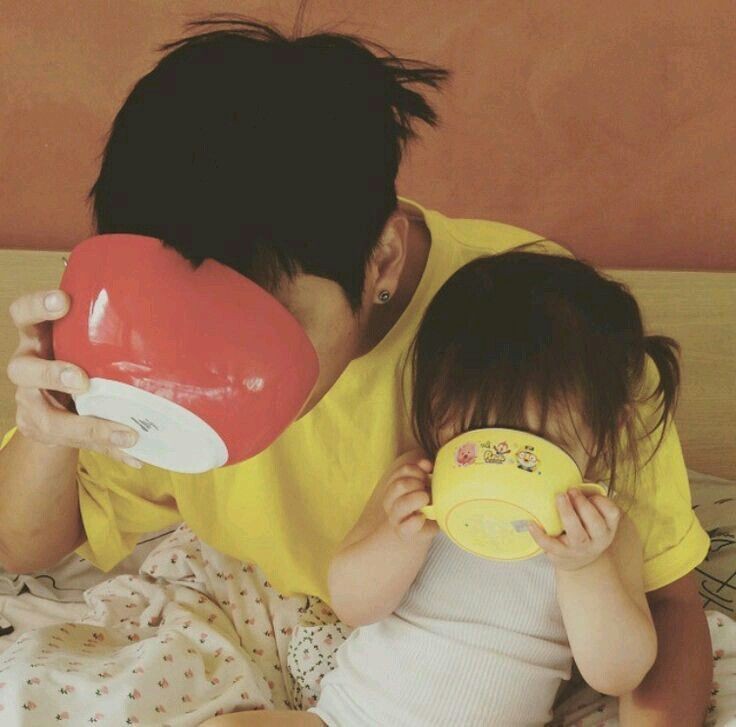 ThaLastSunny's tweet photo. AU #FirstKhaotung 

Onde, fist e Khaotung duas pessoas que não se gostam se vêem em uma situação difícil ao ter que assumir o papel de pais de sua afilhada,Natam assim que a menina acaba perdendo os pais.
Será que eles vão resolver suas diferenças e dar uma boa vida para pequena? https://t.co/P7IFcf4oZq
