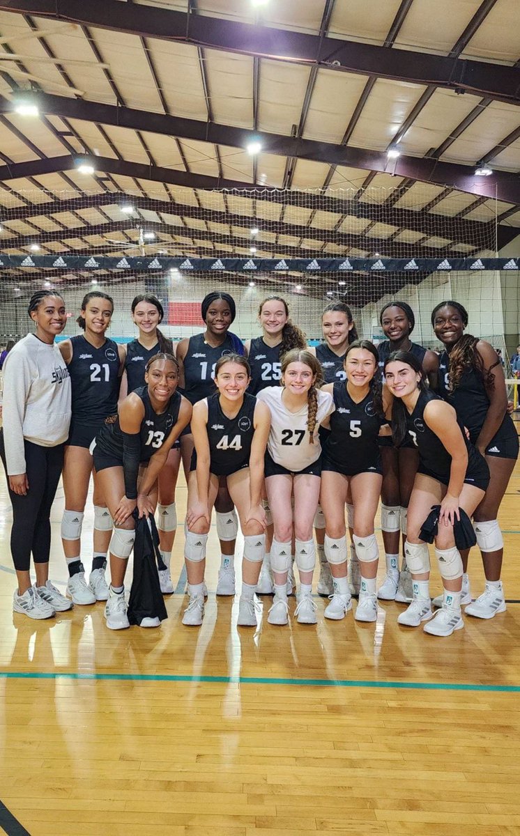 J.aaylaa16 tweet media