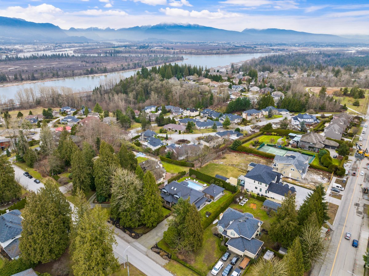 Excited to share some stunning aerial photos of a home in #FraserHeights! 🔥🏡

#AerialPhotography #DreamHome #RealEstate #HomeSweetHome #FraserHeights #DronePhotography #HomeForSale #AerialViews #LuxuryLiving #MustSee #PropertyGoals #SurreyRealEstate