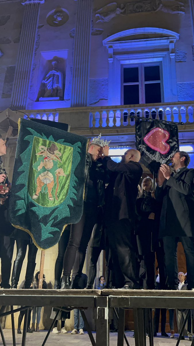 rvinualestgn's tweet photo. 🏆 @ComparsaDisc45 i @coloursfantasy guanyadores d’un #Carnaval que ens ho ha fet passar-nos-ho més bé que mai! 🎉 

Enhorabona a totes les comparses per l’enorme feina que heu fet i per portar el Carnaval de #Tarragona al més alt 🚀

🙏🏻 Gràcies a totes les persones que any rere any ens regaleu aquesta festassa plena de disbauxa, música, ball i fantasia. 

Ens veiem l’any vinent tarragonins i tarragonines! 🥳