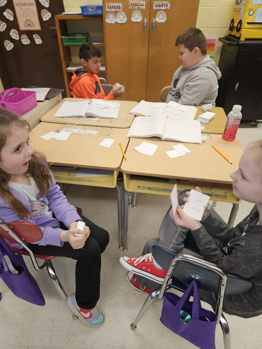 thirdday82's tweet photo. Mrs. Justice’s 3rd grade students are quizzing each other on multiplication facts and sorting answers into categories of "knew it right away, had to think about it, don't know it yet."  @IllustrateMath @cannonsburgelem https://t.co/D2mMbPRliC