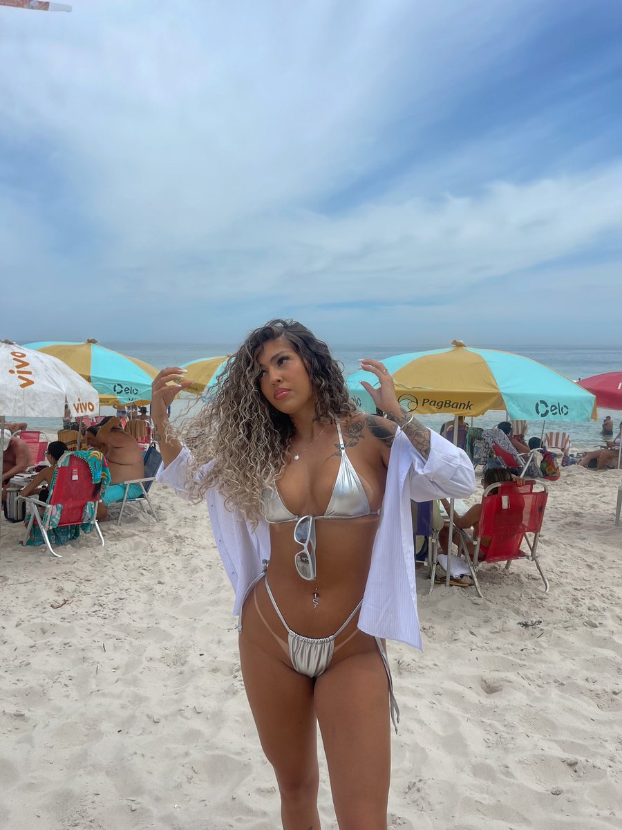 AlanaChicharo's tweet photo. My summer 🌊 https://t.co/d3EQnCy3qo