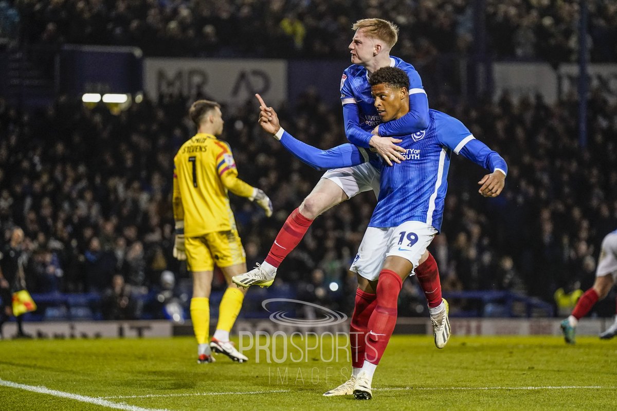 jbphotography0's tweet photo. A special night!! @Pompey romp to a 3-1 victory over @CambridgeUtdFC @SkyBetLeagueOne @ProSportsImages #Pompey #Sonyalpha #bouncearound https://t.co/hvbhtAqFAo