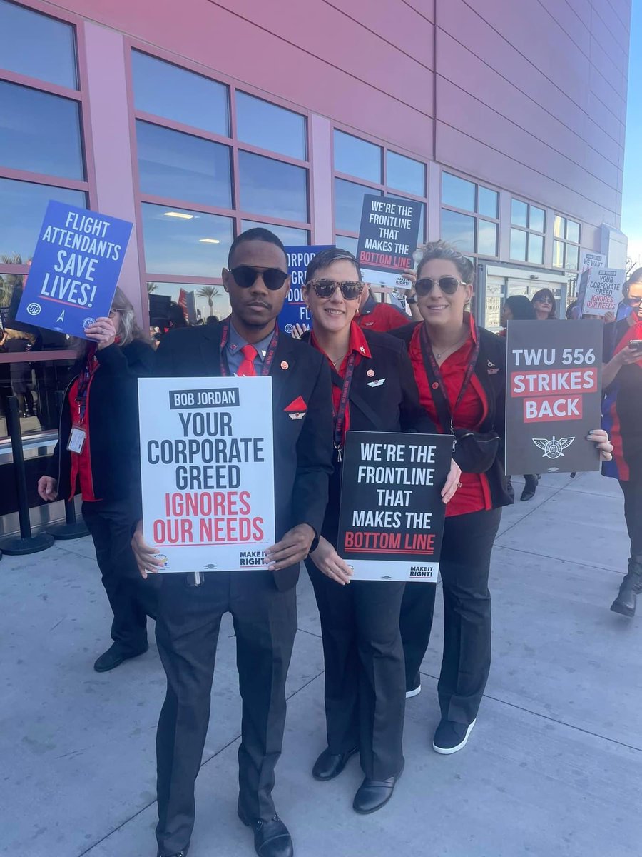 darla7614's tweet photo. Today, I was proud to stand alongside my fellow flight attendants and Union members for the Worldwide Flight Attendant Day of Action! #556StrikesBack #MakeItRight #FlightAttendantsFightBack https://t.co/0FLFKYo76f